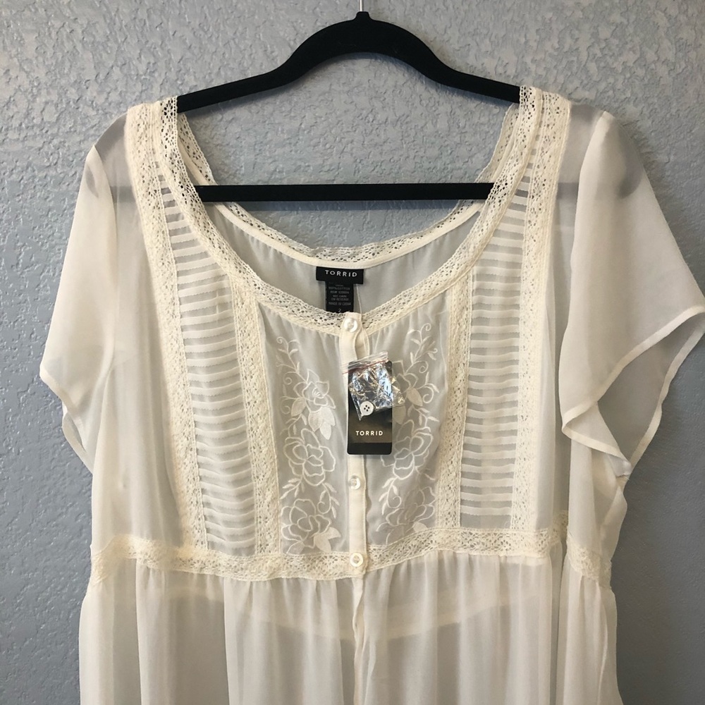 Torrid White High-Low Top - Picture 4 of 12